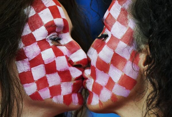 Болельщицы сборной Хорватии в матче группового этапа чемпионата мира по футболу между сборными Исландии и Хорватии