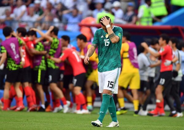 Немецкий защитник Никлас Зюле в матче ЧМ-2018 по футболу между сборными Республики Корея и Германии