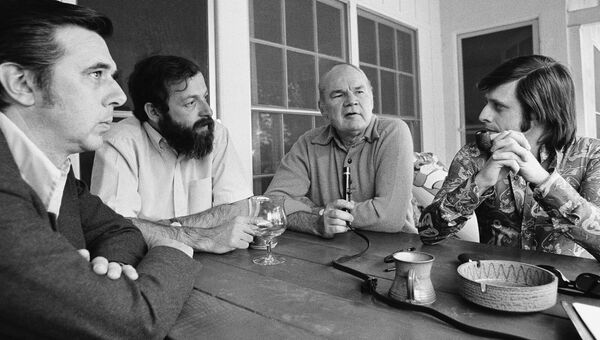 Харлан Эллисон (крайний справа). Архивное фото
