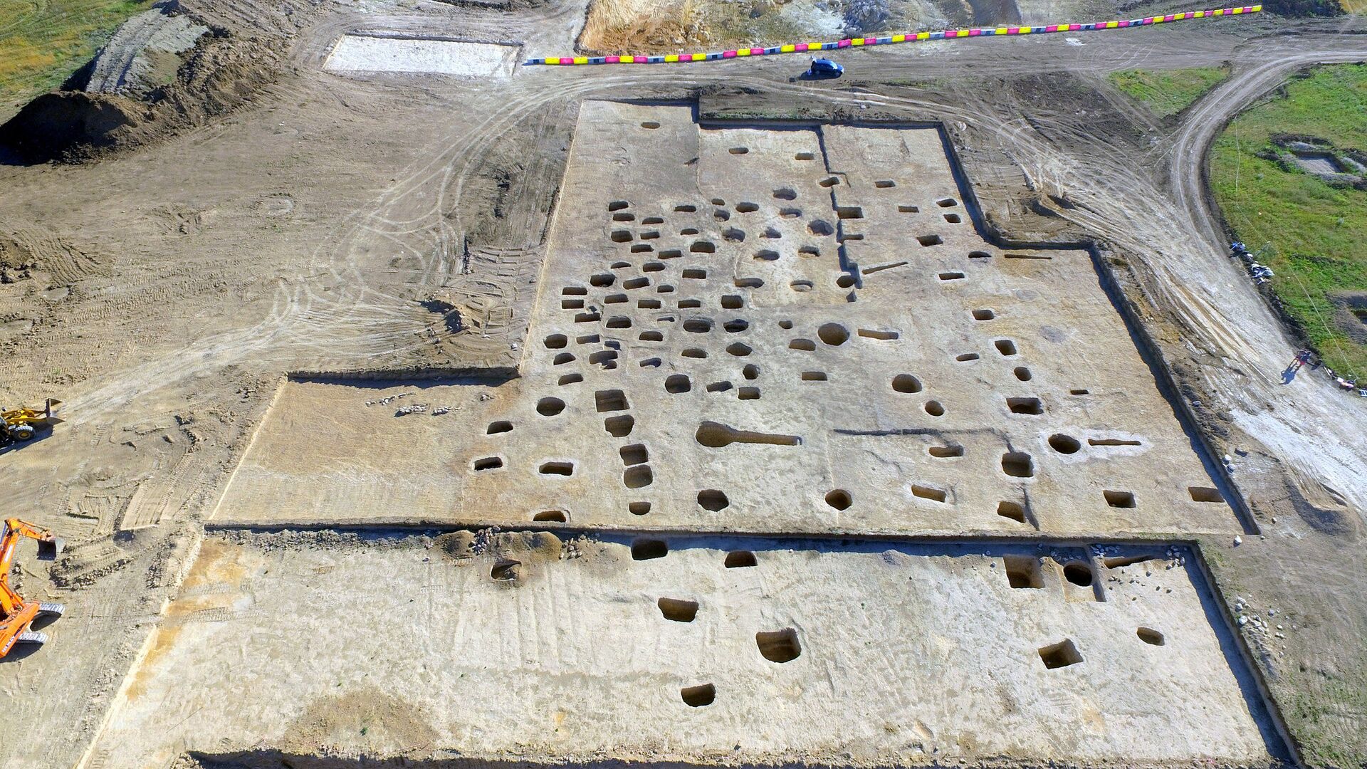 Позднескифский могильник II-IV веков нашей эры, найденный при раскопках на будущей автотрассе Таврида в районе Севастополя. 29 июня 2018 - РИА Новости, 1920, 28.01.2021