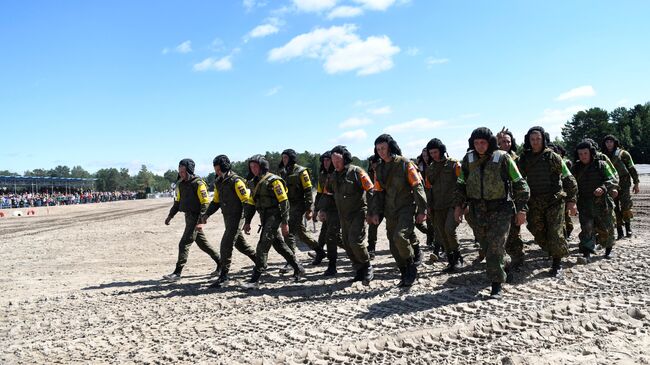 Команды военнослужащих инженерных бригад. Архивное фото