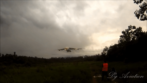Бреющий полет Ан-225 Мрия попал на видео