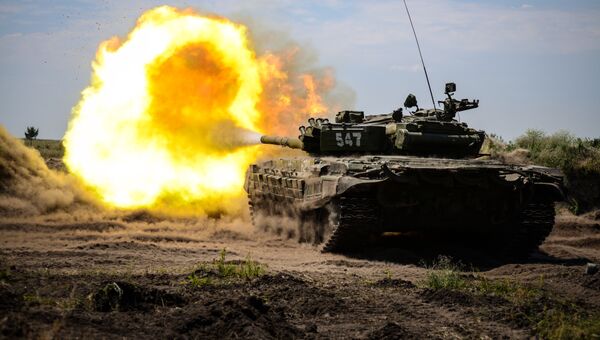 Основной боевой танк Т-72Б1 на полигоне Погоново в Воронежской области