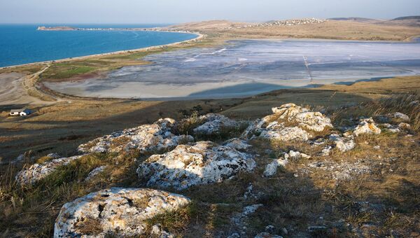 Чокракское озеро на Керченском полуострове в Крыму. Архивное фото