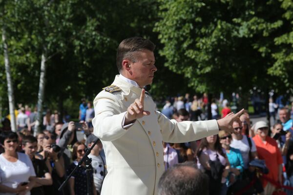 Выступление Президентского оркестра в Александровском саду. 2 июня 2018