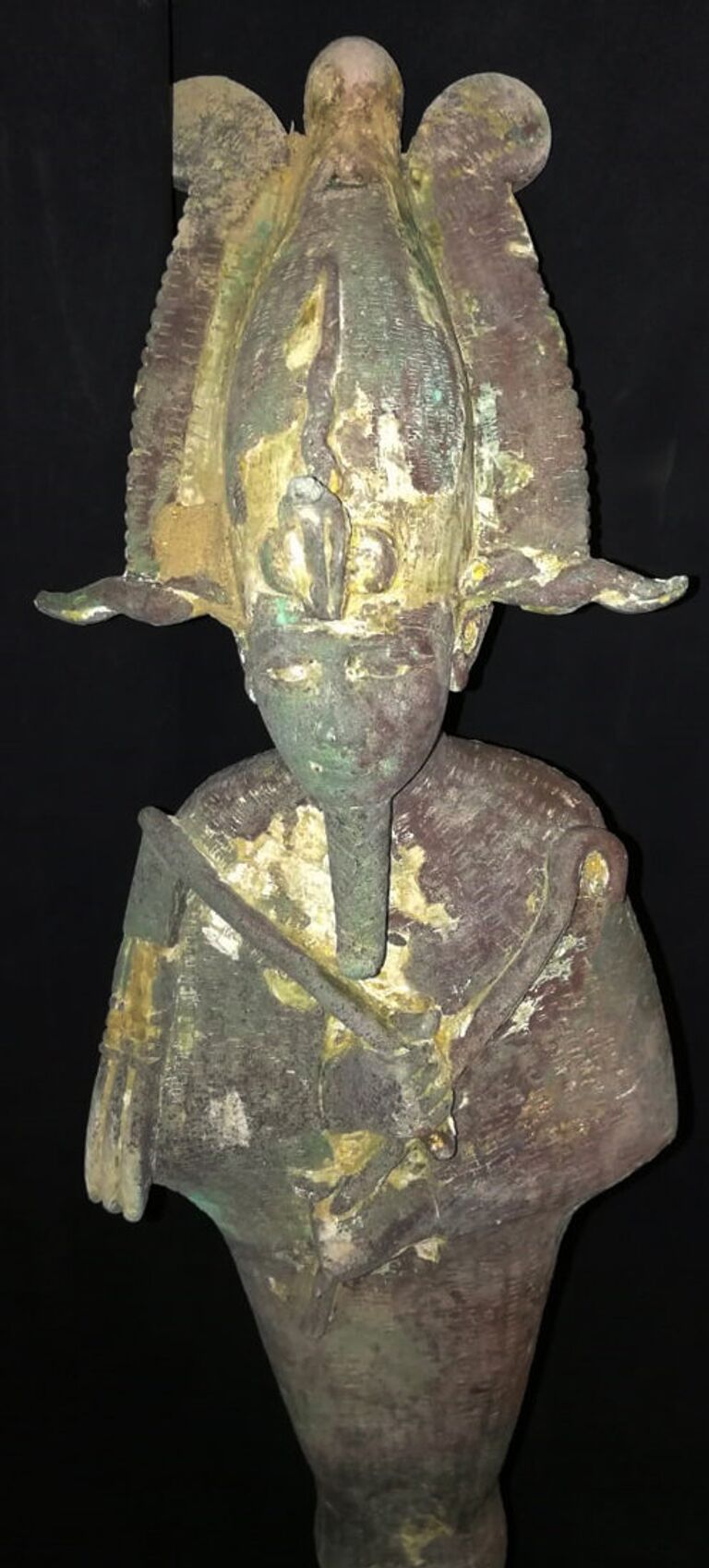 Статуя Осириса, найденная в ступенчатой пирамиде Джосера