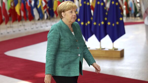 Канцлер Германии перед началом саммита лидеров государств Евросоюза в Брюсселе