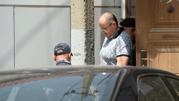 Глава чеченского отделения правозащитного центра Мемориал Оюб Титиев выходит после заседания суда по делу главы чеченского отделения Мемориал. 3 июля 2018