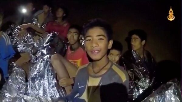 Мальчики из футбольной команды, которые оказались в пещере Тхам Луанг в провинции Чиангмай, Таиланд. 3 июля 2018 года