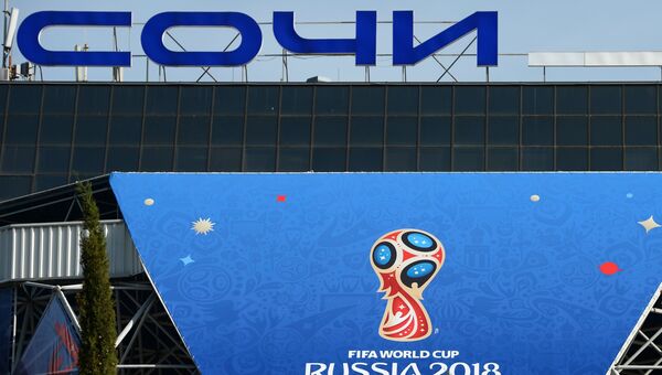 Здание международного аэропорта Сочи с символикой чемпионата мира по футболу 2018.