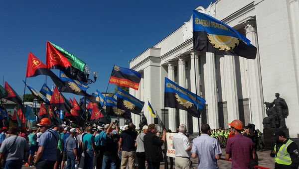 Шахтеры во время митинга у здания Верховной рады Украины. Архивное фото