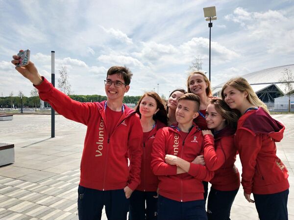 Волонтеры побывали в мультимедийном парке Россия – моя история