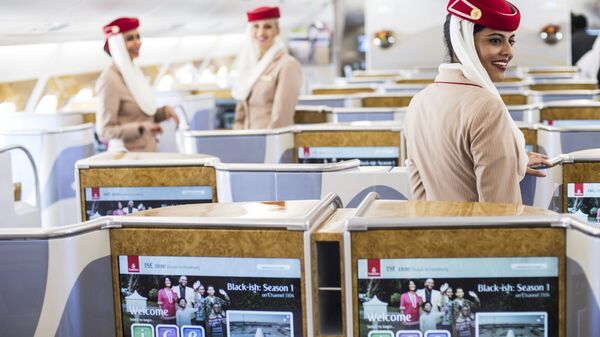 Салон пассажирского самолета Airbus A380-800 авиакомпании Emirates Airline 