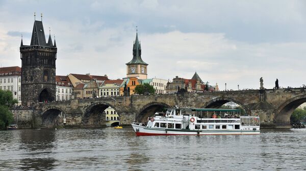 Карлов мост и Староместская мостовая башня в Праге
