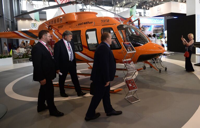 Универсальный многоцелевой вертолет Bell-407GXP на Международной промышленной выставке Иннопром - 2018 в международном выставочном центре Екатеринбург-ЭКСПО