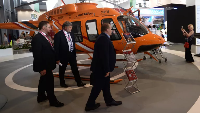 Универсальный многоцелевой вертолет Bell-407GXP на Международной промышленной выставке Иннопром - 2018 в международном выставочном центре Екатеринбург-ЭКСПО Универсальный многоцелевой вертолет Bell-407GXP на Международной промышленной выставке Иннопром - 2018 в международном выставочном центре Екатеринбург-ЭКСПО