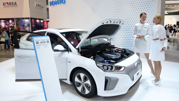 Компания Hyundai Motor представила новую модель электрокара Hyundai Ioniq на 9-й Международной промышленной выставки ИННОПРОМ-2018 в международном выставочном центре Екатеринбург-ЭКСПО