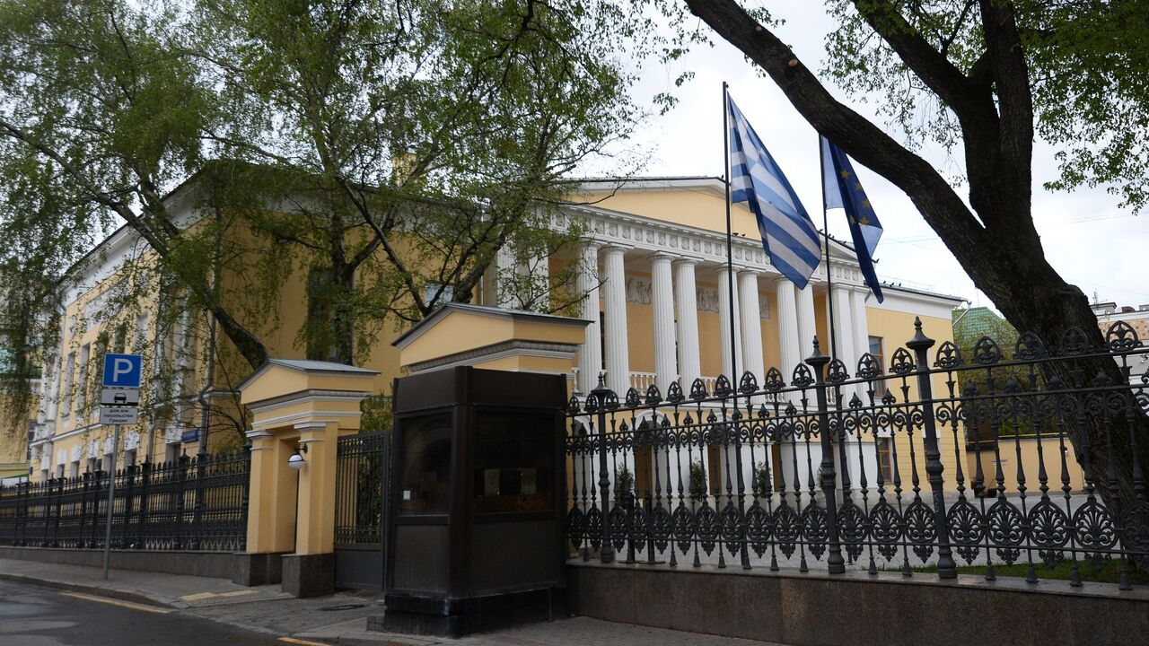 Россия вышлет восьмерых греческих дипломатов - РИА Новости, 27.06.2022