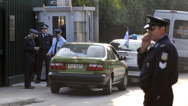 Полиция у здания посольства РФ в Афинах