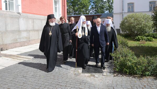 Владимир Путин во время посещения Спасо-Преображенскиого Валаамского монастыря. 11 июля 2018