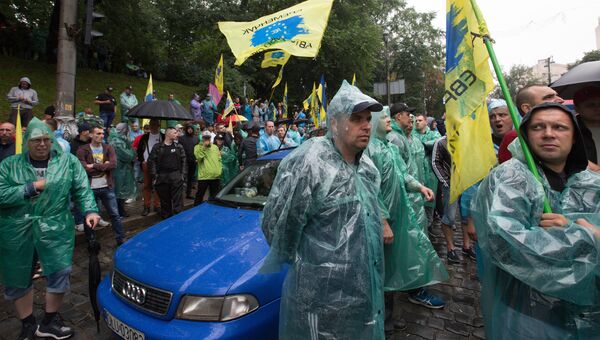 Автовладельцы с европейскими номерами пикетируют Верховную раду в Киеве. 11 июля 2018