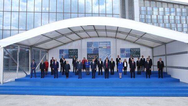 Групповое фото лидеров стран — участниц саммита НАТО в Брюсселе. 11 июля 2018