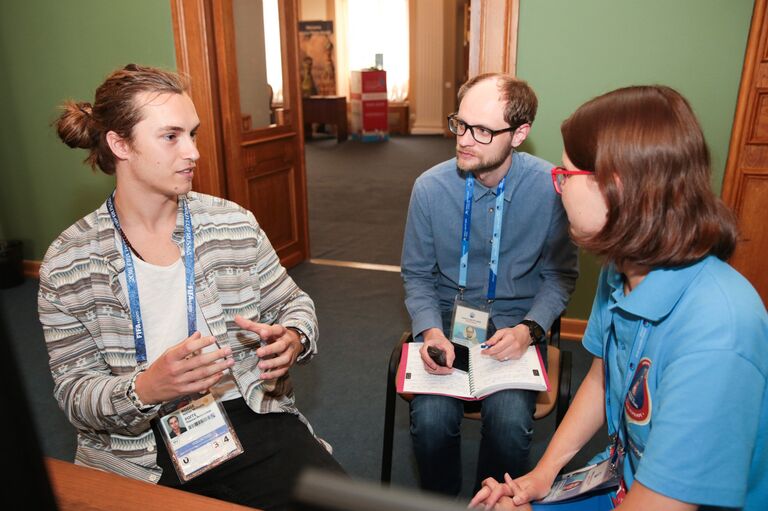 Функция Никласа Рогге на ЧМ-2018 — Управление волонтерами, на его плечах в основном административная работа. Функция Никласа Рогге на ЧМ-2018 — Управление волонтерами, на его плечах в основном административная работа.