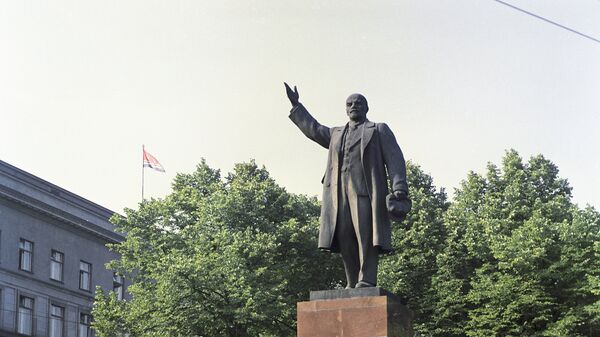 Памятник В.И.Ленину в Риге. 1970 год
