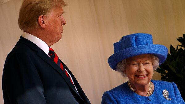 Президент США Дональд Трамп с британской королевой Елизаветой II в Виндзорском замке. 13 июля 2018