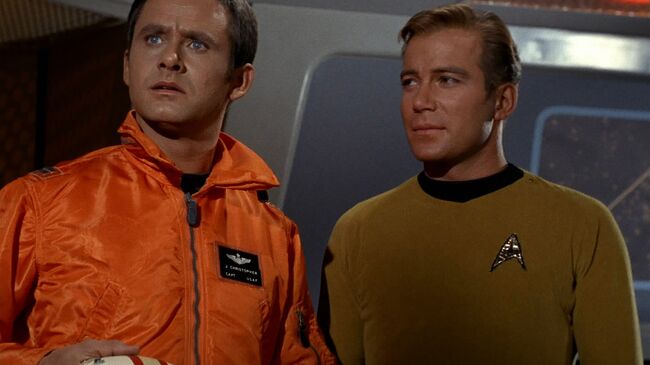 Роджер Перри (слева) и Уильям Шетнер в телесериале Звездный путь
