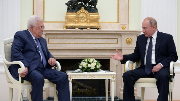 Президент РФ Владимир Путин и президент государства Палестина Махмуд Аббас
