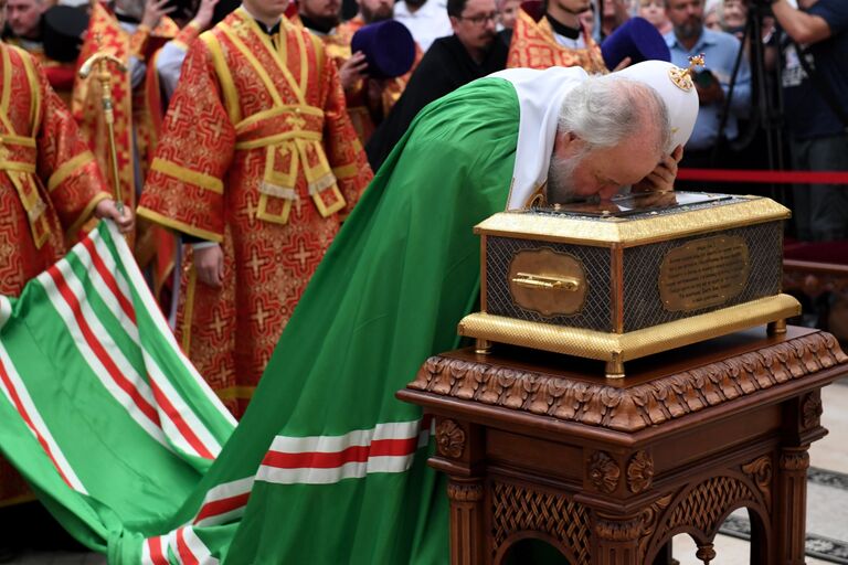 Патриарх Московский и Всея Руси Кирилл совершает великое освящение храма Федоровской иконы Божией Матери в рамках мероприятий, посвященных 100-летию расстрела царской семьи