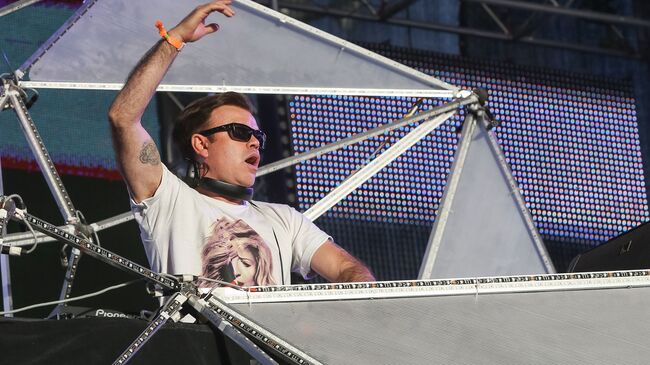 Пол Окенфолд на фестивале музыки и искусств в долине Коачелла в городе Индио, штат Калифорния