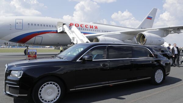 Лимузин проекта Кортеж во время встречи президента РФ Владимира Путина в аэропорту Вантаа в Хельсинки. 16 июля 2018