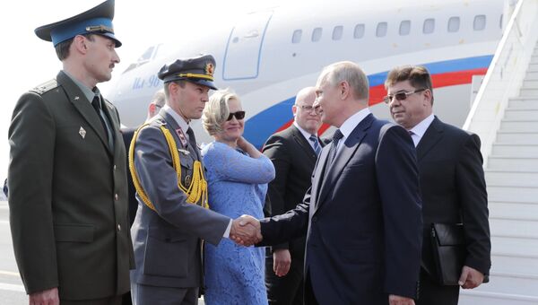 Президент РФ Владимир Путин во время встречи в аэропорту в Хельсинки. 16 июля 2018