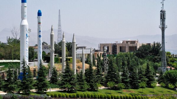 Образцы ракет и ракетоносителей на территории музея «Исламской революции и Священной обороны» в Тегеране