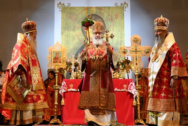 Патриарх Московский и Всея Руси Кирилл во время литургии перед началом крестного хода у стен в храма-памятника на Крови во имя Всех святых, в земле Российской просиявших, в Екатеринбурге. 17 июля 2018 Патриарх Московский и Всея Руси Кирилл во время литургии перед началом крестного хода у стен в храма-памятника на Крови во имя Всех святых, в земле Российской просиявших, в Екатеринбурге. 17 июля 2018