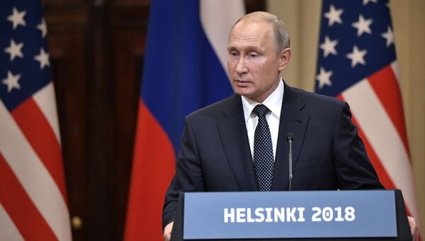 Президент РФ Владимир Путин на совместной с президентом США Дональдом Трампом пресс-конференции в Хельсинки