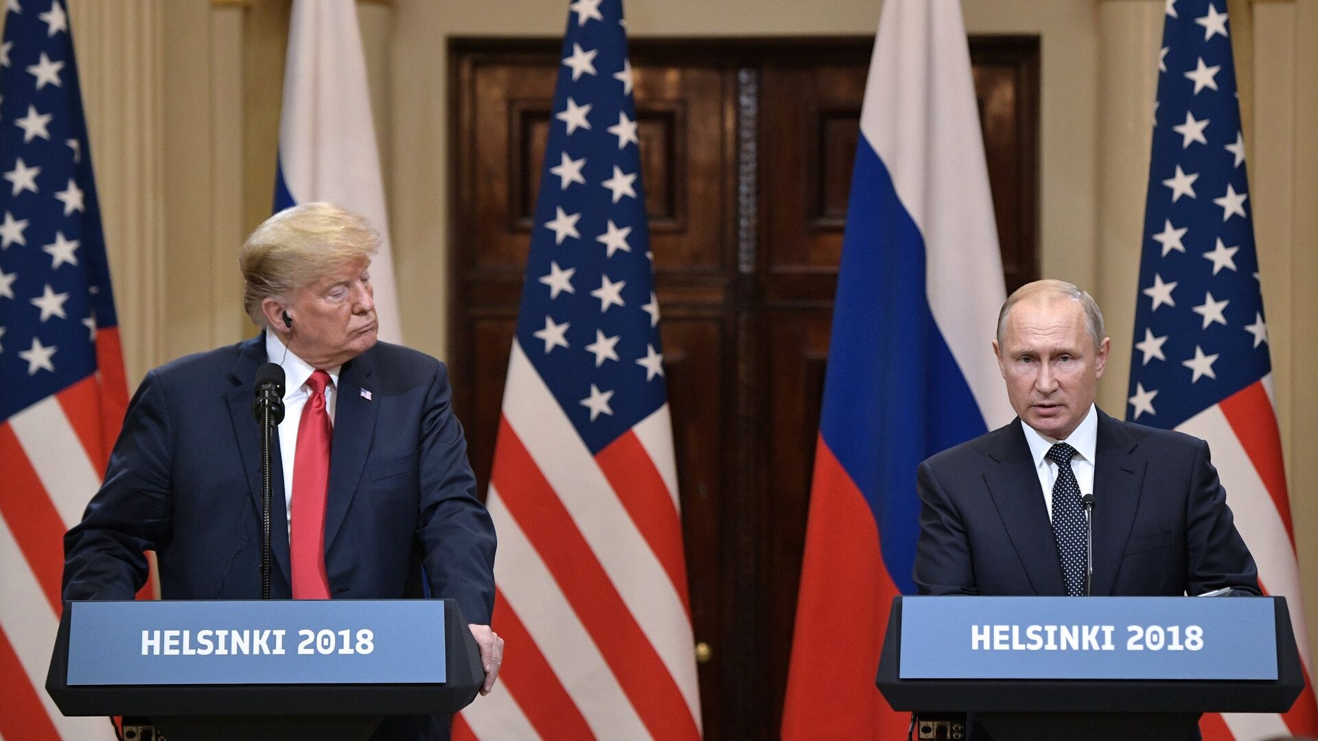 Президент России Владимир Путин и президент США Дональд Трамп - РИА Новости, 1920, 15.02.2025