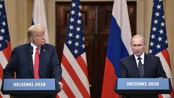 Президент РФ Владимир Путин и президент США Дональд Трамп на пресс-конференции по итогам встречи в Хельсинки. Архивное фото