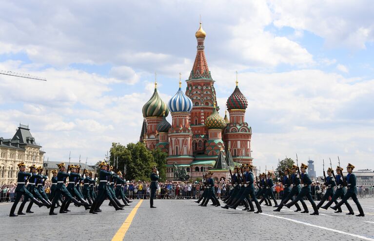 Репетиция развода караулов президентского полка на Красной площади