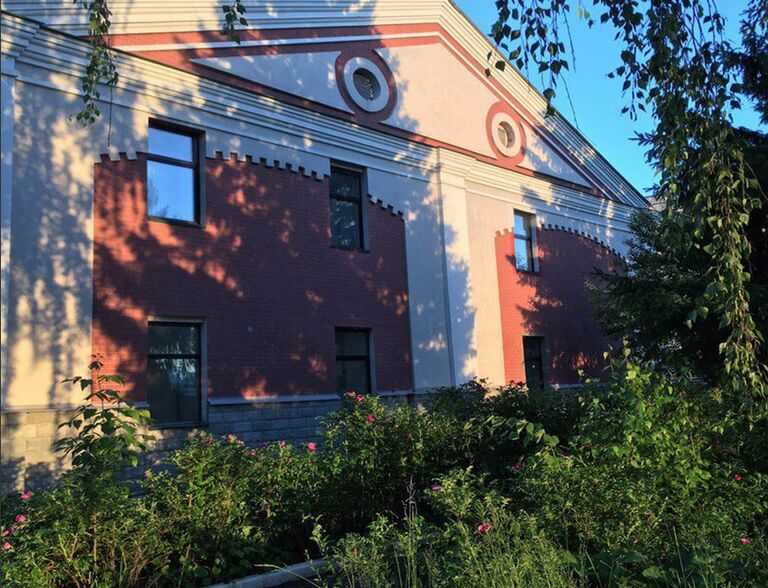 Здание реабилитационного центра Символ жизни в Казани