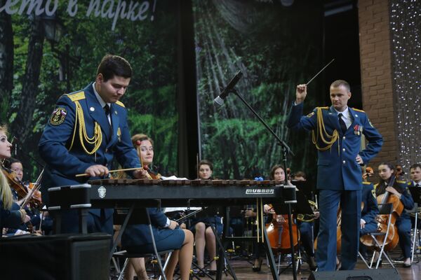 Выступление Показательного оркестра МЧС России в парке Культуры и отдыха Бабушкинский