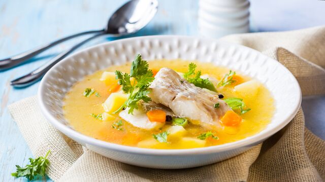Суп из соленой красной рыбы, из слабосоленой семги или форели