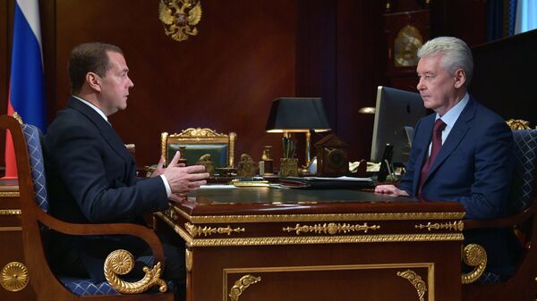Председатель правительства РФ Дмитрий Медведев и мэр Москвы Сергей Собянин