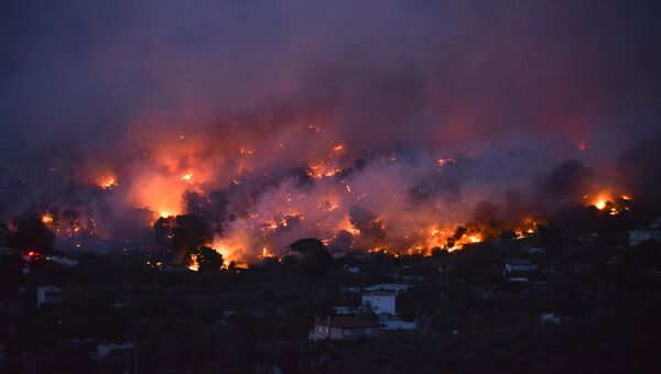 Пожар в городе Рафина в Греции. 23 июля 2018 года