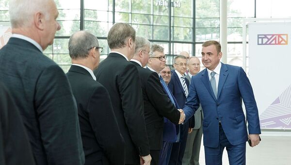 Губернатор Тульской области Алексей Дюмин на встрече с руководителям диппредставительств