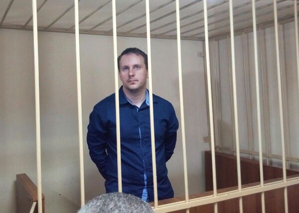 Рассмотрение ходатайства в отношении задержанного сотрудника ИК №1 в Ярославле Сергея Ефремова. 25 июля 2018 Рассмотрение ходатайства в отношении задержанного сотрудника ИК №1 в Ярославле Сергея Ефремова. 25 июля 2018
