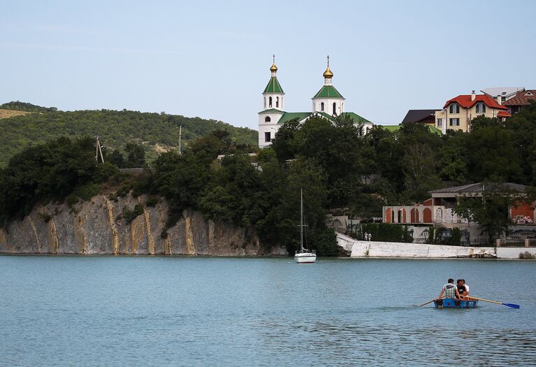 Церковь Ксении Петербургской в селе Абрау-Дюрсо