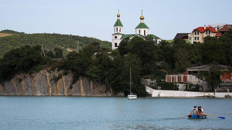 Церковь Ксении Петербургской в селе Абрау-Дюрсо